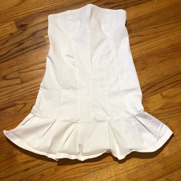 Urban Outfitters White Strapless Dress Ruffle Hem Size Medium - Picture 2 of 5